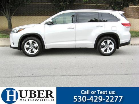 Used 2017 Toyota Highlander Limited AWD/4WD image 3