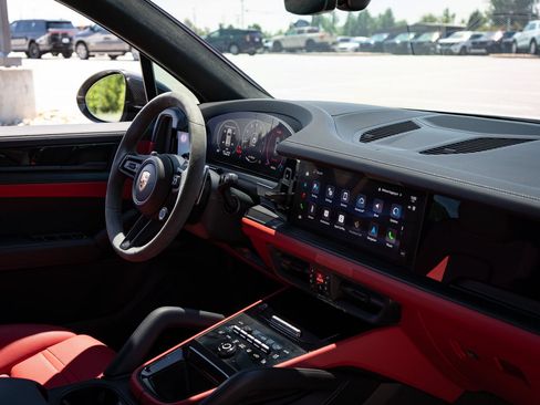 Used 2023 Porsche Cayenne GTS AWD/4WD image 46