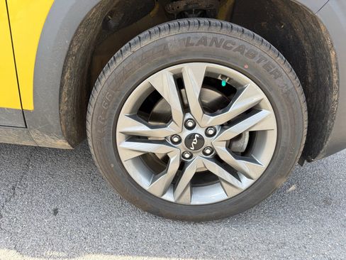 Used 2022 Kia Seltos S AWD/4WD image 12