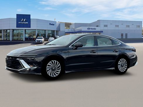 New 2025 Hyundai Sonata Limited FWD image 2
