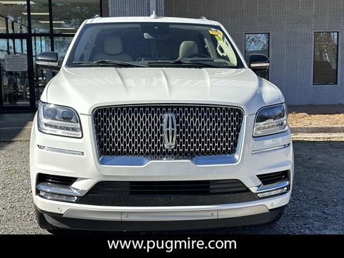 Used 2021 Lincoln Navigator Reserve w/ Luxury Package image 2