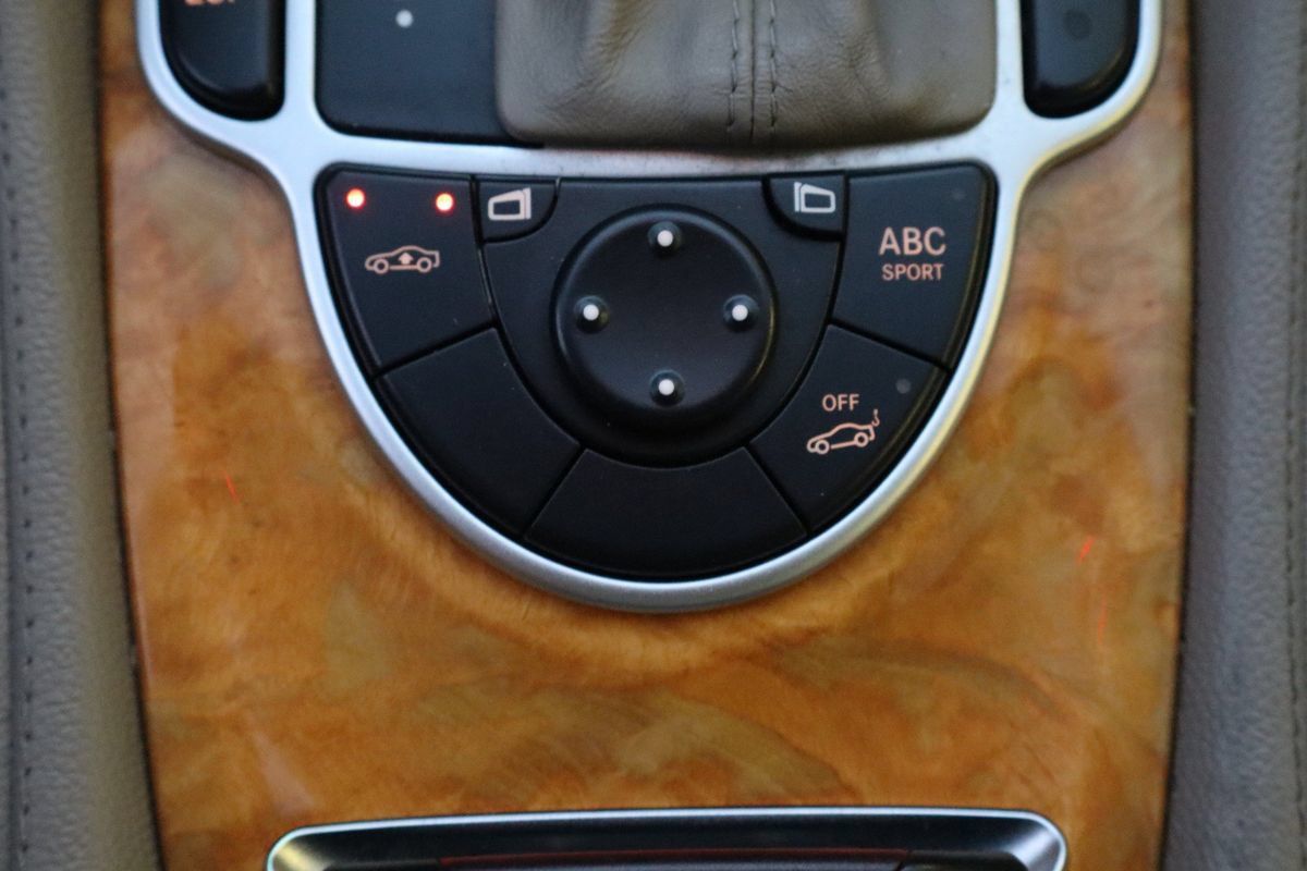 Used 2003 Mercedes-Benz SL 500 image 17
