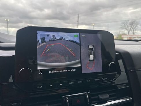 Used 2023 Nissan Pathfinder SL image 47