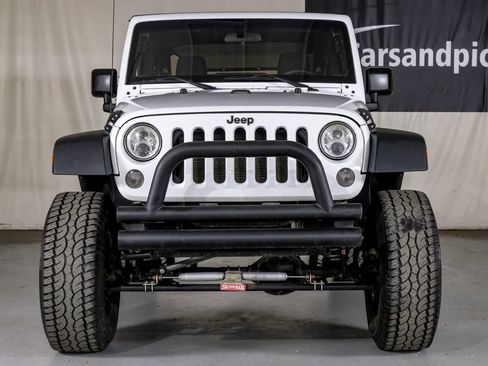 Used 2018 Jeep Wrangler Sport image 3