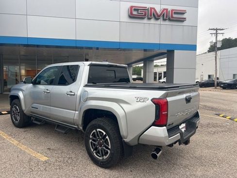 Used 2024 Toyota Tacoma TRD Sport w/ TRD Sport Premium Package AWD/4WD image 4