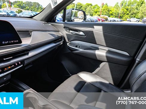 Used 2025 Cadillac XT4 Premium Luxury FWD image 46