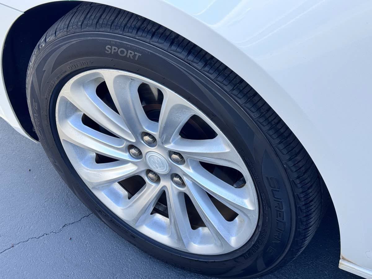 Used 2015 Buick LaCrosse Leather FWD image 19