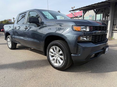 Used 2021 Chevrolet Silverado 1500 Custom image 2