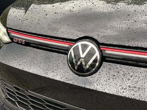 Used 2024 Volkswagen GTI SE FWD image 45
