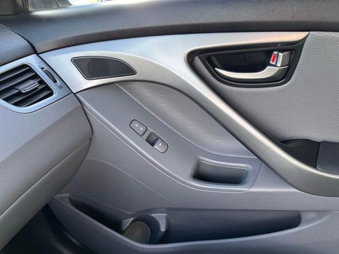 Used 2013 Hyundai Elantra Limited w/ Technology Pkg image 22