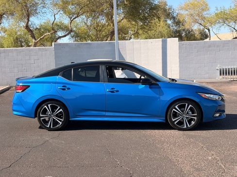 Used 2022 Nissan Sentra SR w/ Electronics Package FWD image 7