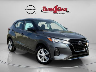 New 2025 Nissan Kicks Play S