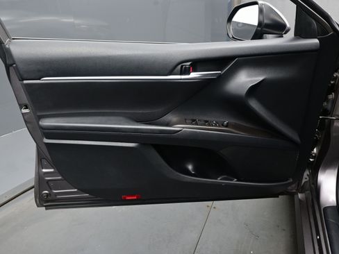 Used 2023 Toyota Camry LE image 9