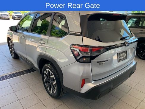Used 2025 Subaru Forester Premium AWD/4WD image 8
