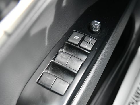 Used 2025 Toyota Camry LE image 32