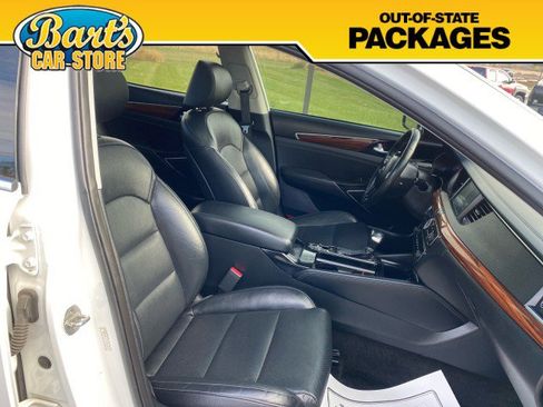 Used 2019 Kia Cadenza Technology image 15