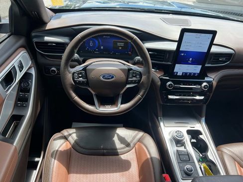 Certified 2022 Ford Explorer King Ranch w/ Premium Technology Package image 23