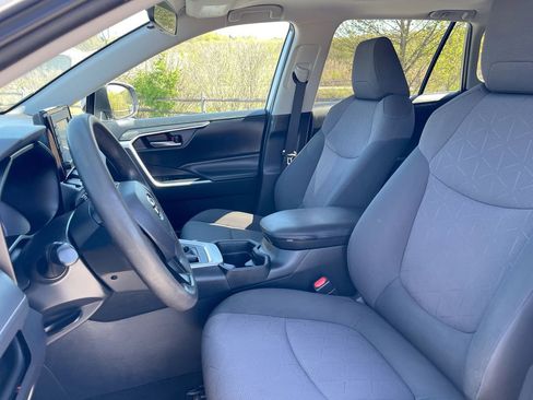 Used 2019 Toyota RAV4 XLE AWD/4WD image 11