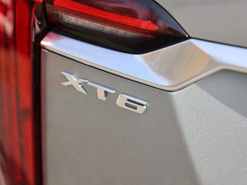 Used 2024 Cadillac XT6 Premium Luxury image 9