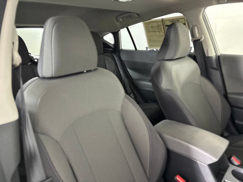Used 2025 Subaru Crosstrek 2.5i Premium AWD/4WD image 28