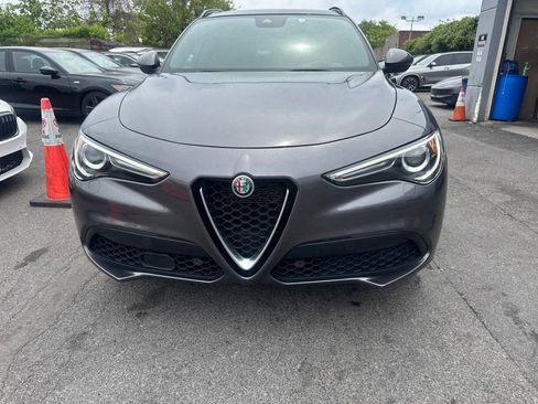 Used 2023 Alfa Romeo Stelvio Ti AWD/4WD image 2