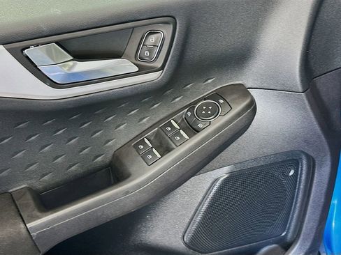 Used 2020 Ford Escape SE image 17