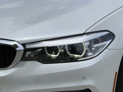Used 2019 BMW 530i w/ Convenience Package RWD image 7