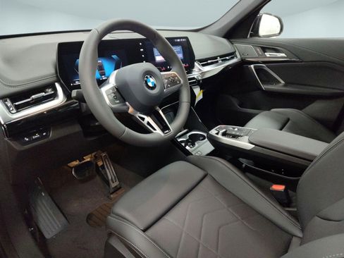 Used 2026 BMW X1 xDrive28i w/ M Sport Package image 4