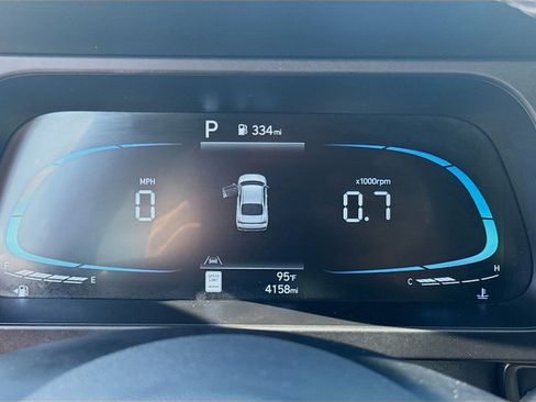 Used 2025 Hyundai Elantra Sport FWD image 9