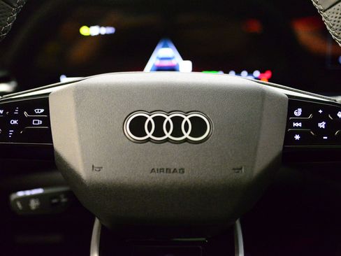 New 2025 Audi SQ5 Premium Plus image 31