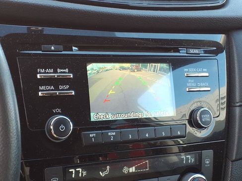 Used 2017 Nissan Rogue SV AWD/4WD image 21