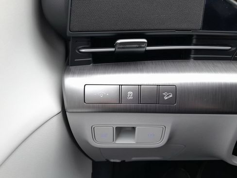Used 2024 Hyundai Kona Limited AWD/4WD image 16