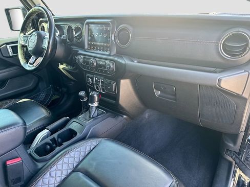 Used 2022 Jeep Wrangler Unlimited Sahara image 36