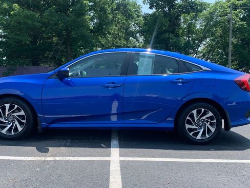 Used 2017 Honda Civic EX image 4