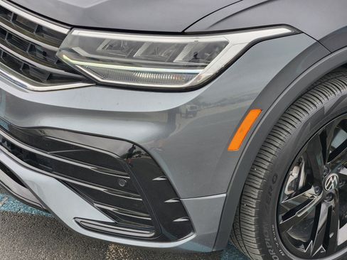 Used 2024 Volkswagen Tiguan SE R-Line image 28