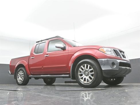 Used 2012 Nissan Frontier SL image 30