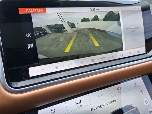 Used 2018 Land Rover Range Rover Velar R-Dynamic SE image 23