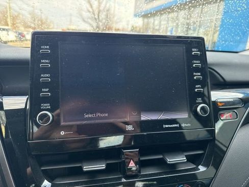 Used 2022 Toyota Camry XLE w/ Navigation Upgrade Package image 20