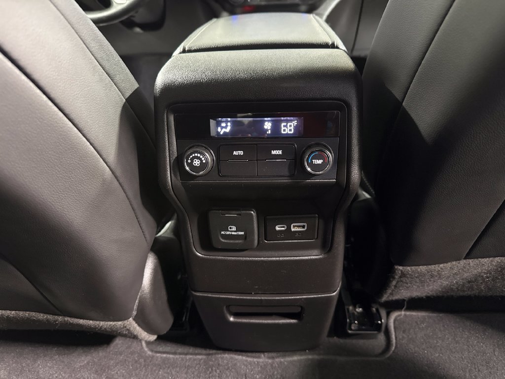 Used 2023 GMC Acadia SLT w/ Elevation Edition FWD image 15