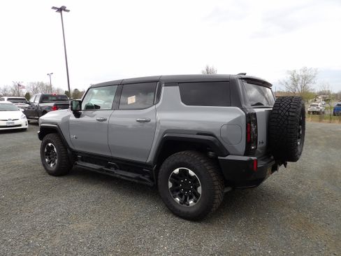 Used 2024 GMC Hummer EV 2X w/ Extreme Off-Road Package AWD/4WD image 6