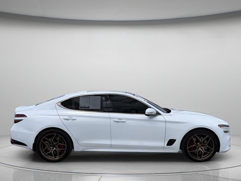 Used 2022 Genesis G70 3.3T RWD image 2