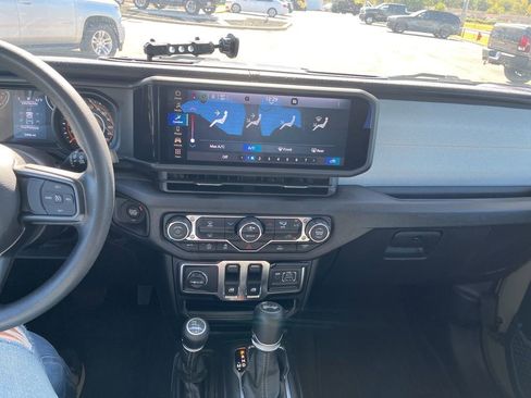 Used 2025 Jeep Wrangler Sport image 14