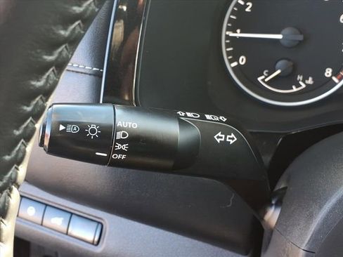 Certified 2024 Nissan Pathfinder SL image 18