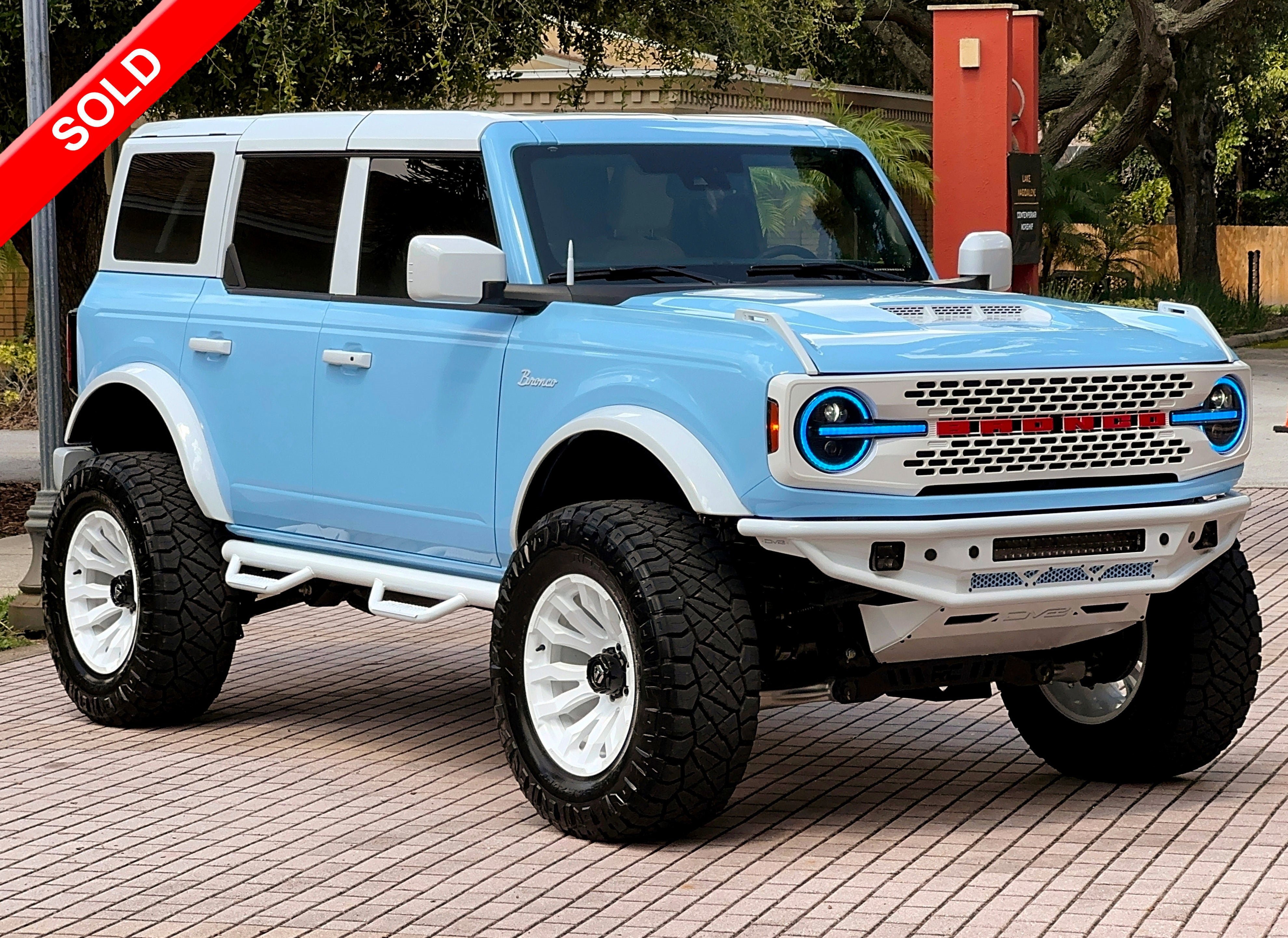 Used 2025 Ford Bronco Outer Banks AWD/4WD image 1