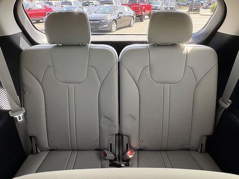 Used 2025 Kia Sorento S w/ Panoramic Sunroof Package FWD image 12