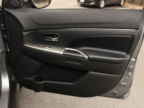 Used 2022 Mitsubishi Outlander Sport SE FWD image 26