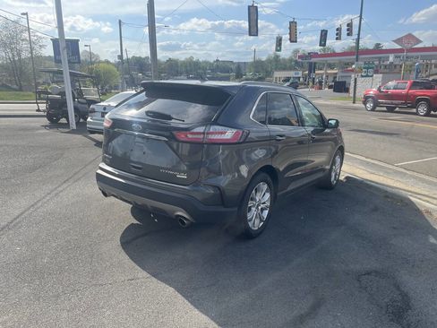 Used 2020 Ford Edge Titanium image 3