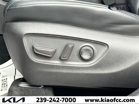 Used 2022 Toyota Highlander XLE image 26