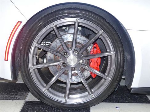 Used 2018 Chevrolet Corvette Stingray Coupe image 35