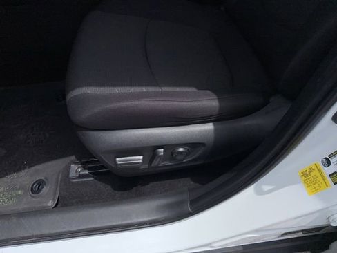 Used 2023 Toyota RAV4 AWD Hybrid image 30